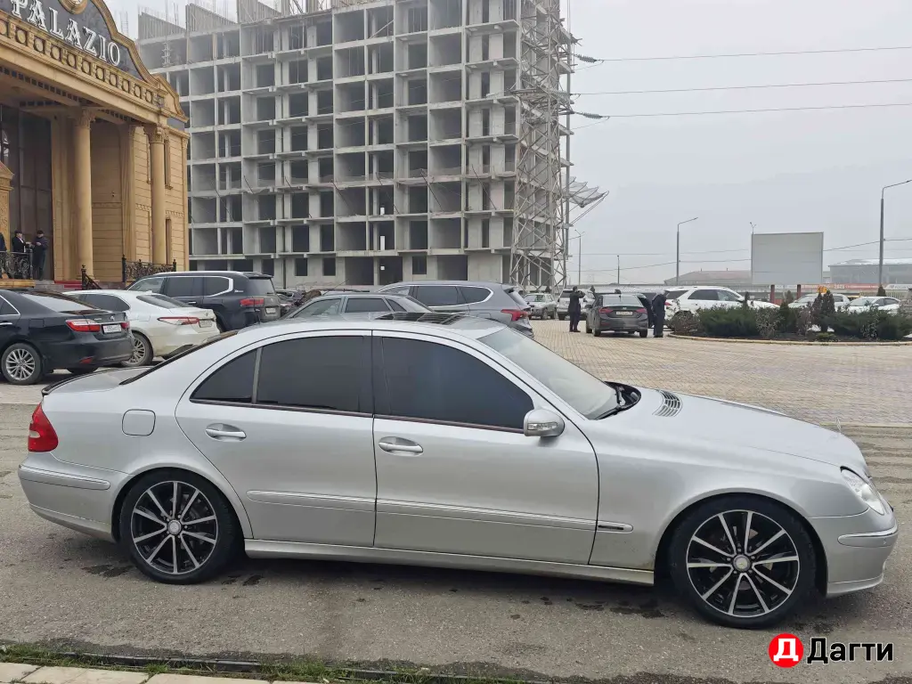 Mercedes-Benz E-Класс, 2005 года