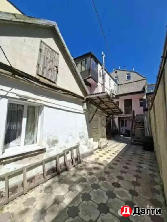 Дом 180 м² на участке 1.7 сот.
