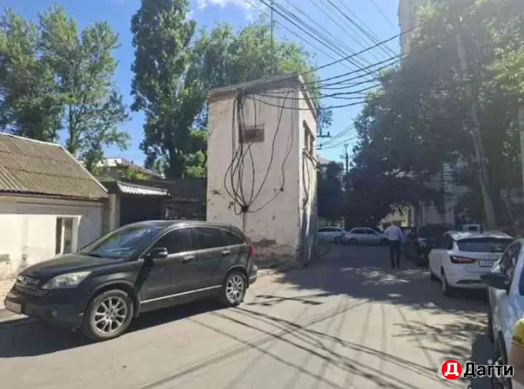 Дом 180 м² на участке 1.7 сот.