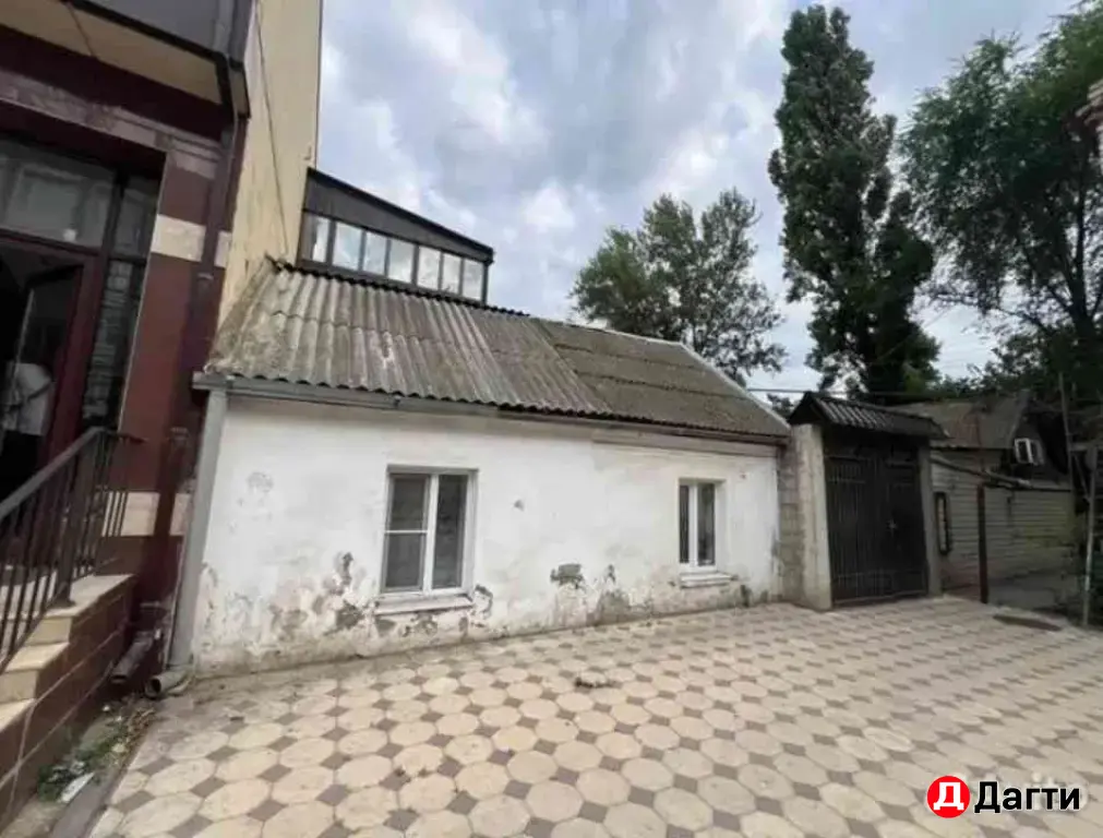 Дом 180 м² на участке 1.7 сот.