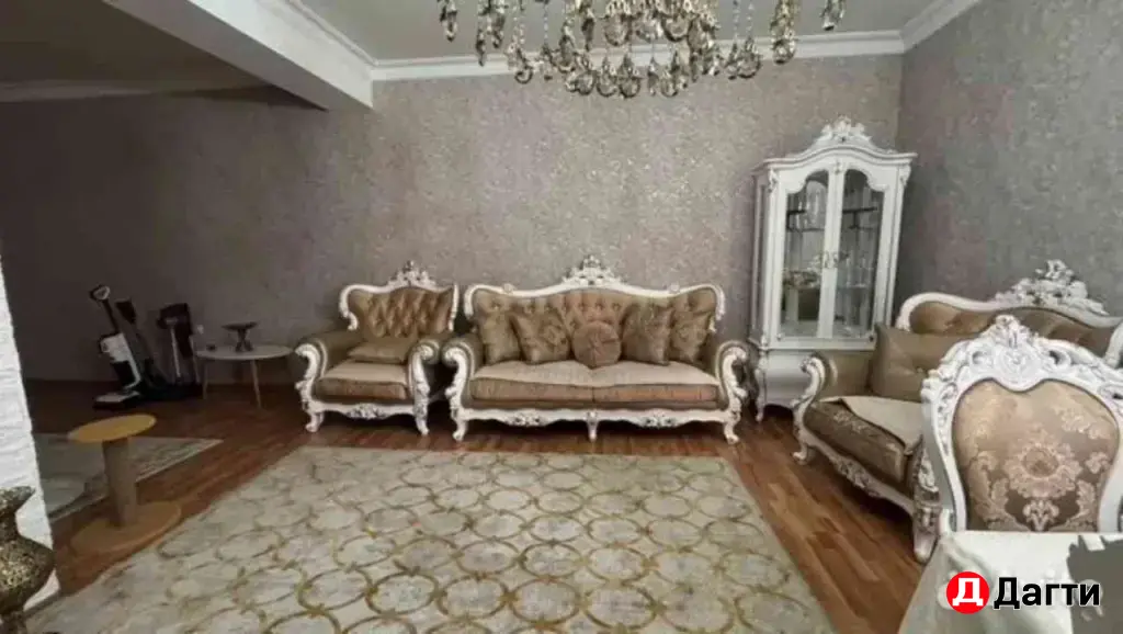 Дом 197.6 м² на участке 2 сот.