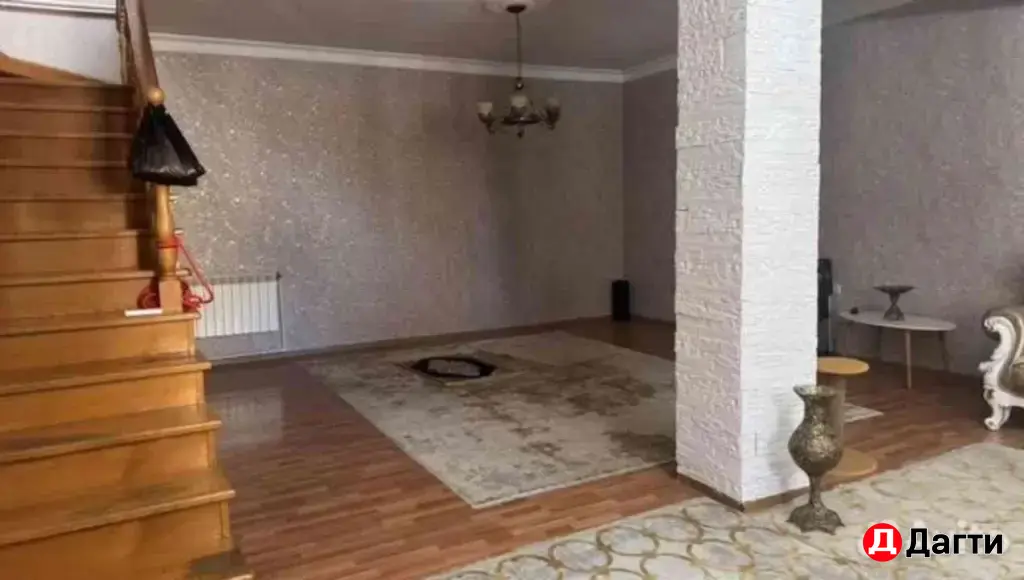 Дом 197.6 м² на участке 2 сот.