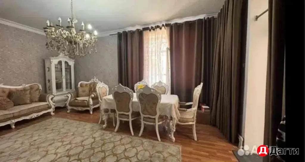 Дом 197.6 м² на участке 2 сот.