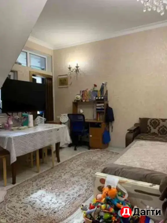 Дом 180 м² на участке 1.7 сот.