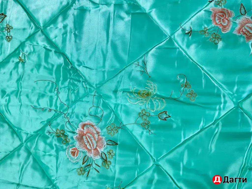 стеганые покрывала с вышивкой