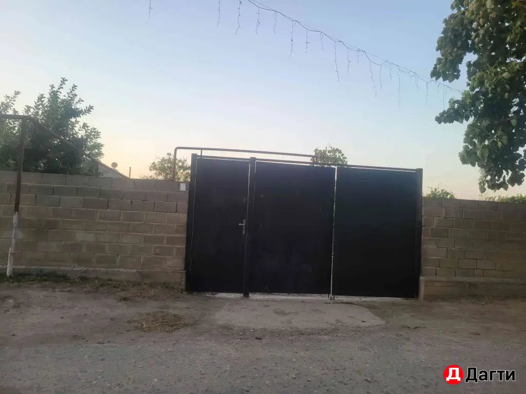 дом в селе Большой Бредихин
