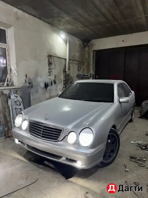 Mercedes-Benz E-Класс, 2001 года