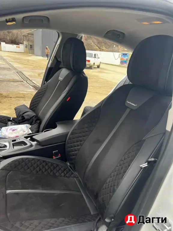 Opel Insignia, 2011 года