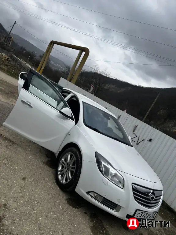 Opel Insignia, 2011 года