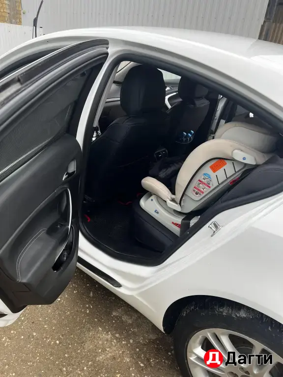 Opel Insignia, 2011 года