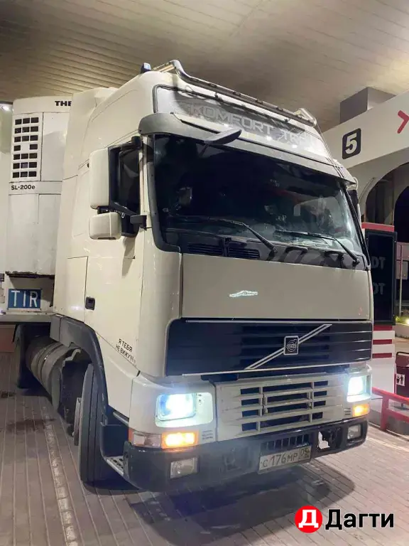 Тягач Volvo fh12