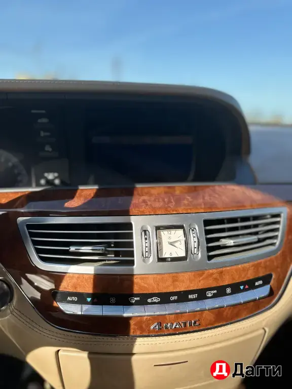 Mercedes-Benz S-Класс, 2012 года