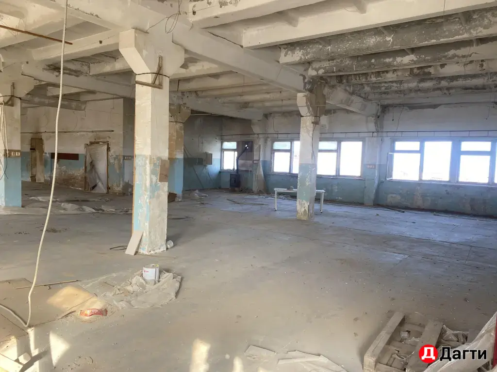 Сдаётся 1000 квадратных метров