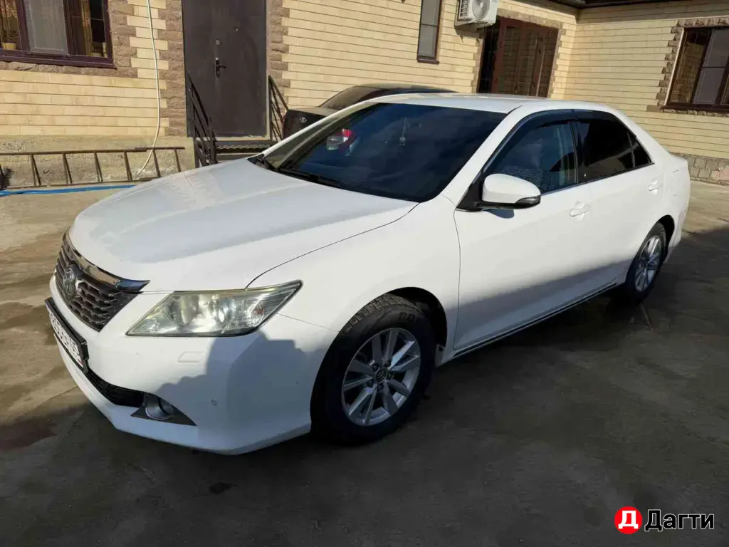 Toyota Camry, 2013 года