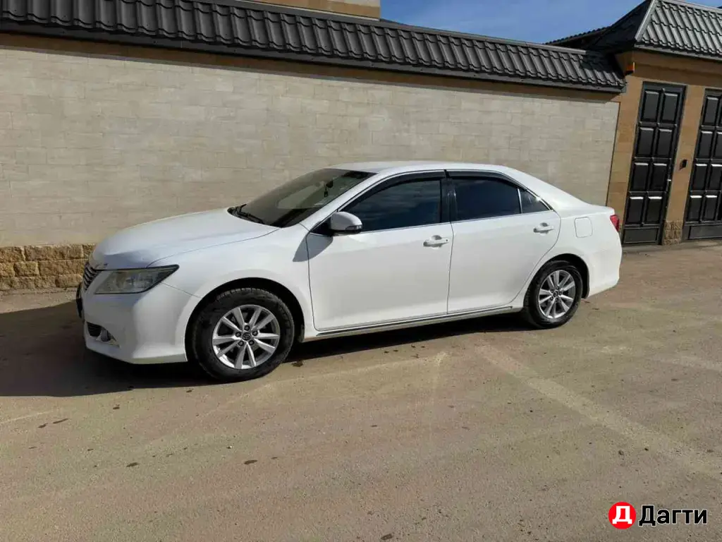 Toyota Camry, 2013 года
