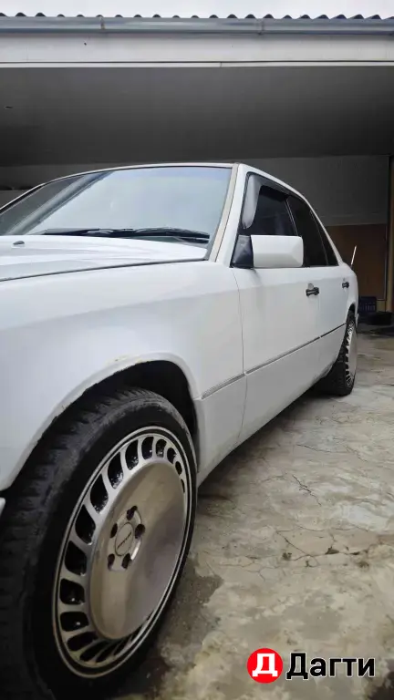 Mercedes-Benz E-Класс, 1990 года