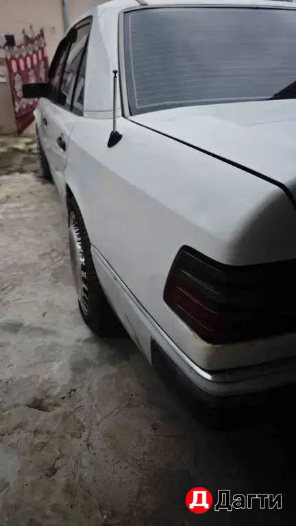 Mercedes-Benz E-Класс, 1990 года