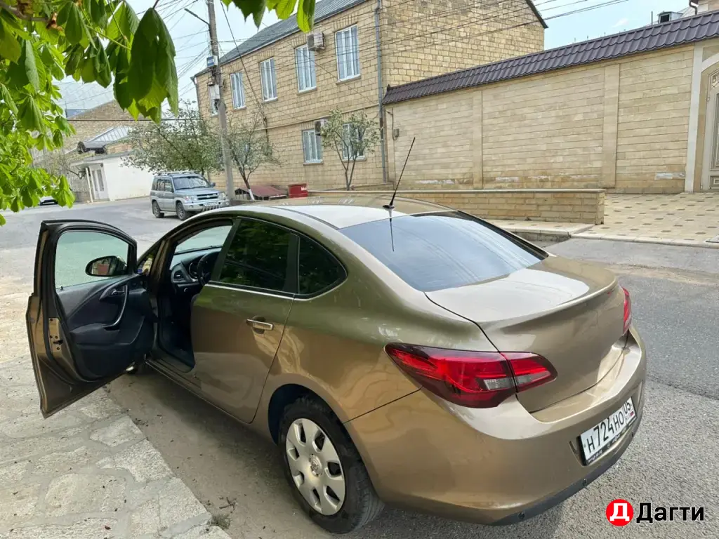 Opel Astra, 2014 года