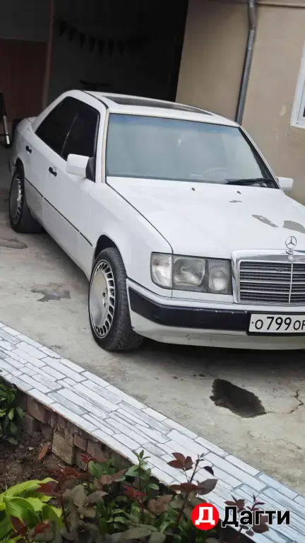 Mercedes-Benz E-Класс, 1990 года
