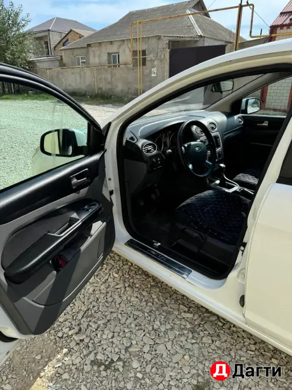 Ford Focus, 2010 года
