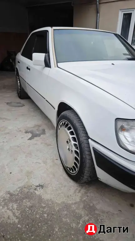 Mercedes-Benz E-Класс, 1990 года