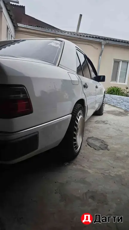 Mercedes-Benz E-Класс, 1990 года
