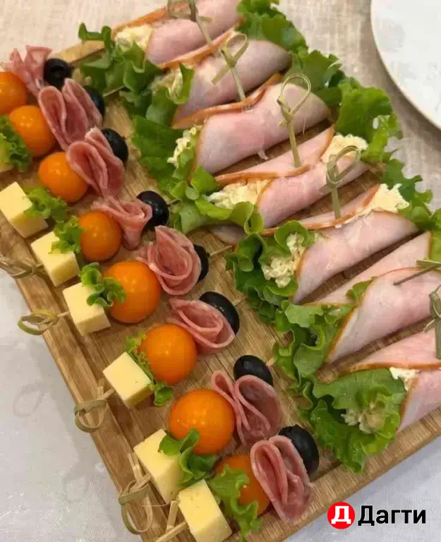 блины,салаты ,закуски