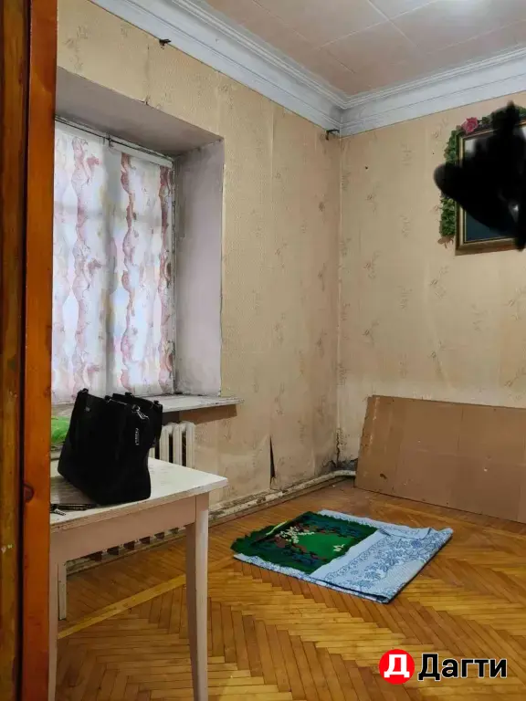 Продам 2 комнатную вторичку, в центре города