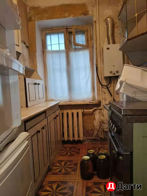 Продам 2 комнатную вторичку, в центре города
