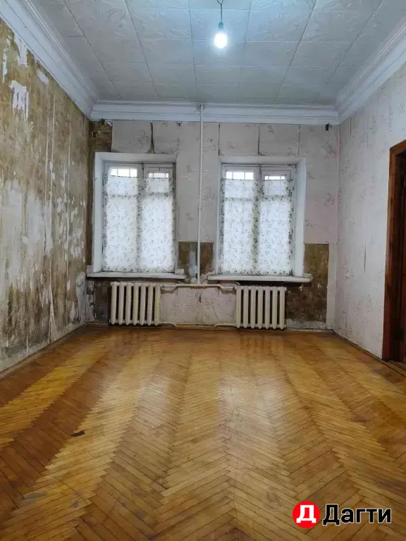 Продам 2 комнатную вторичку, в центре города