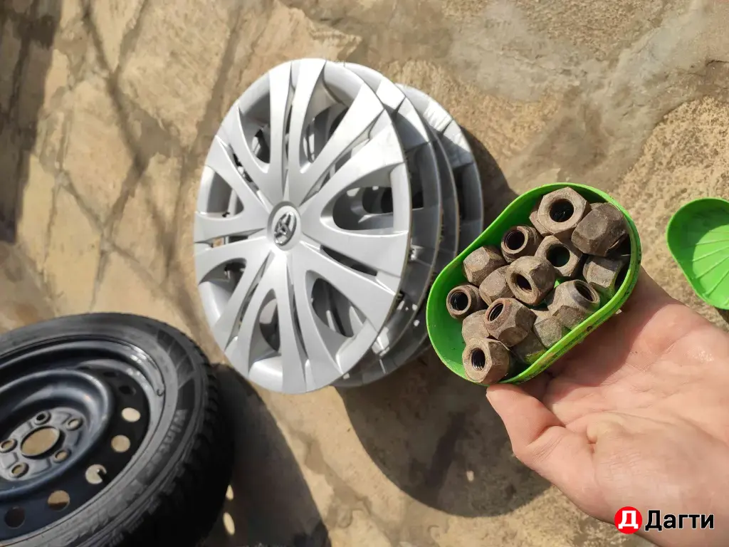 Продаю колёса Toyota Corolla в сборе 205/55 R16