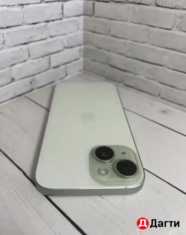 iPhone 15 128GB Green.