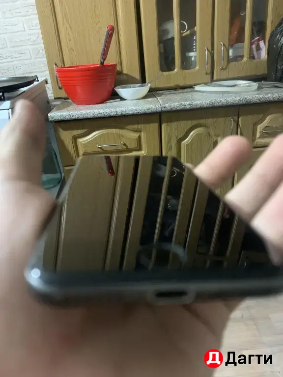 iPhone 8 64гб