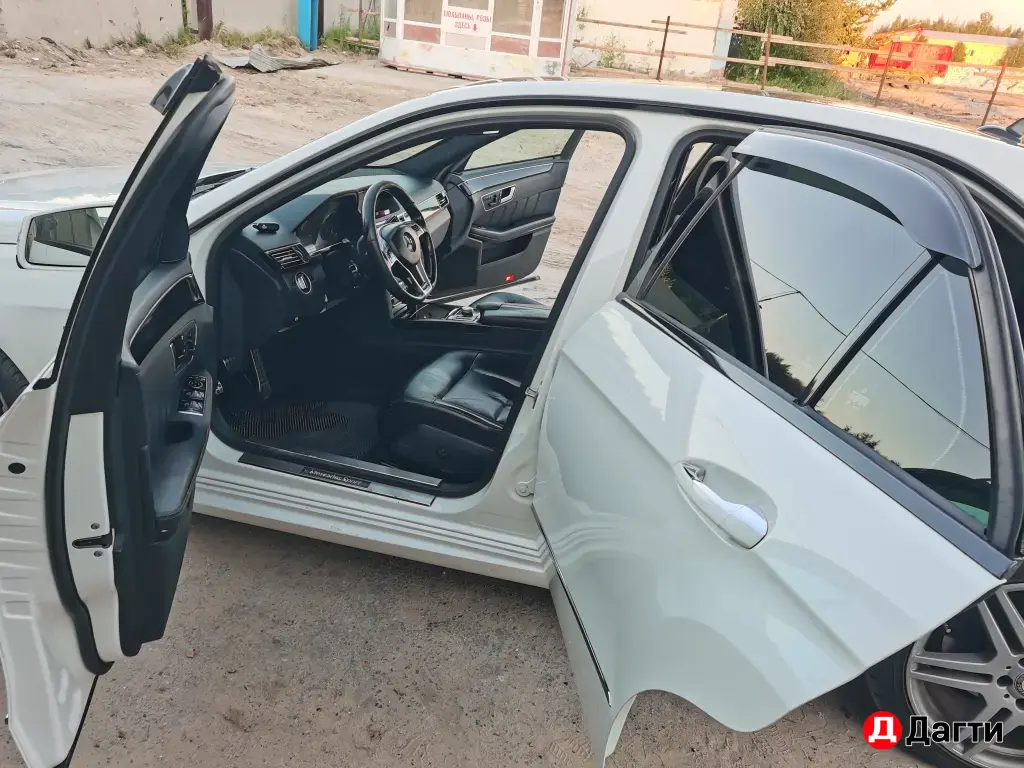 Mercedes-Benz E-Класс, 2012 года