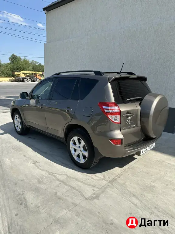 Toyota RAV4, 2010 года