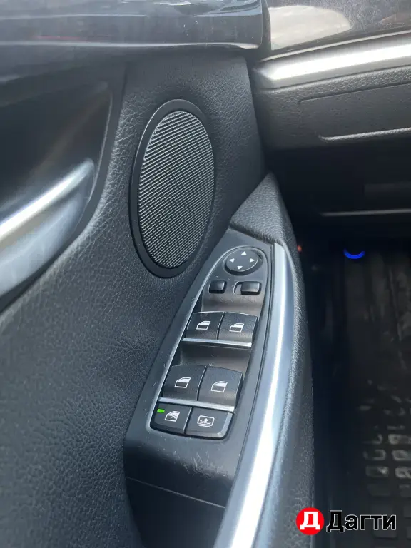 BMW 5 серии, 2012 года
