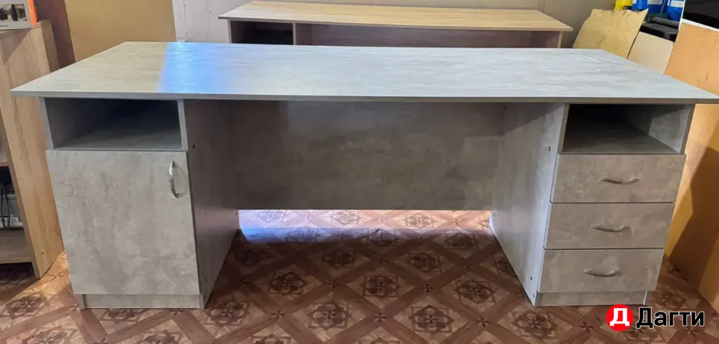стол офисный .