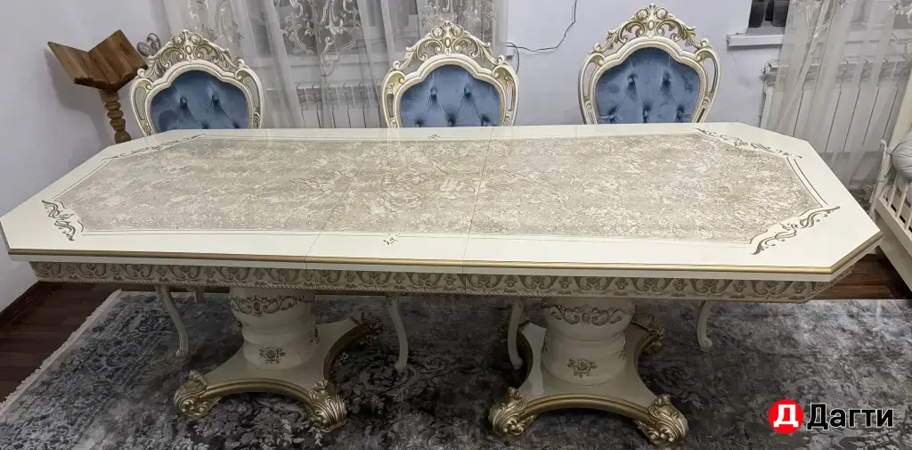 Cтол и стулья
