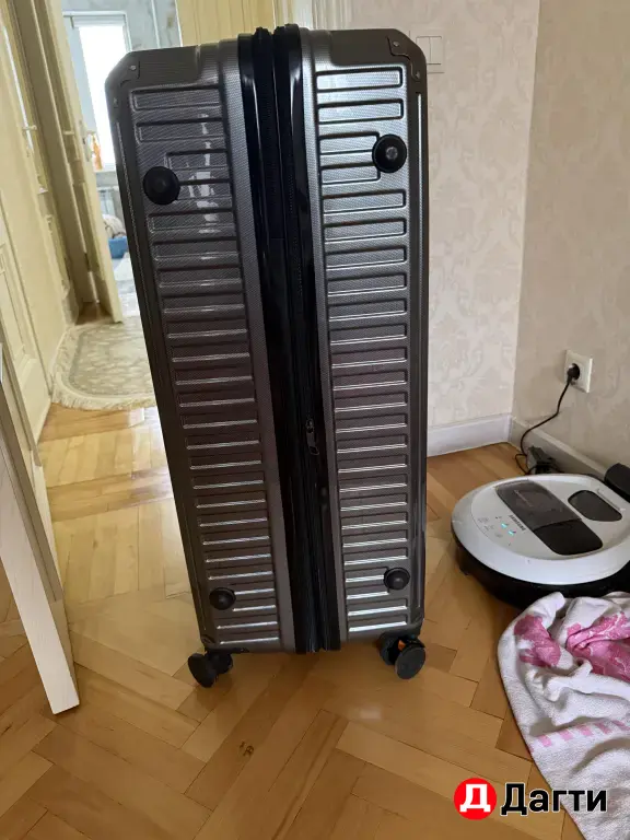 чемодан большой