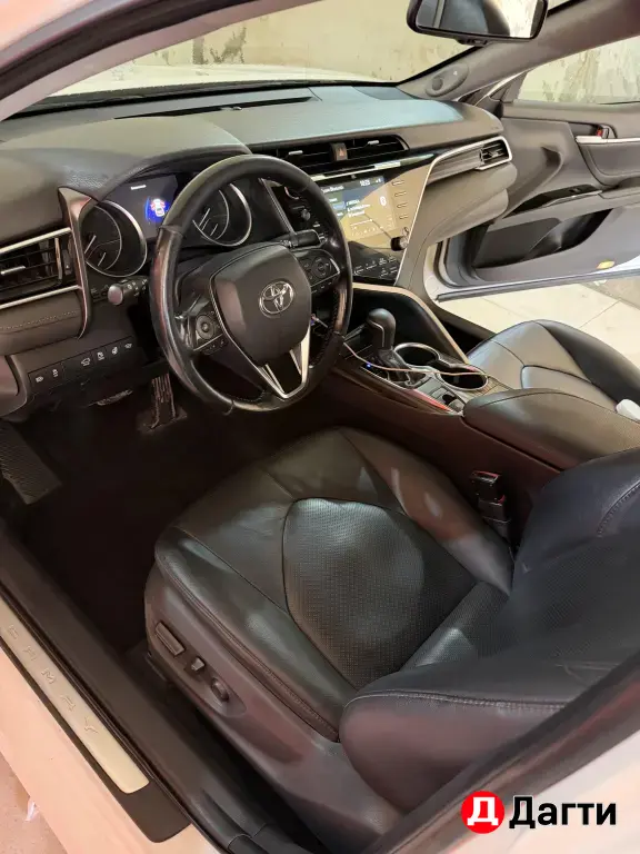 Toyota Camry, 2019 года