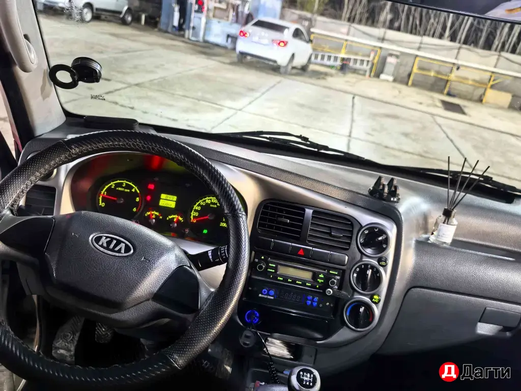 Kia Carnival, 2012 года