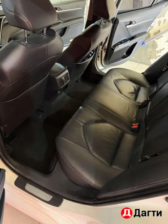Toyota Camry, 2019 года