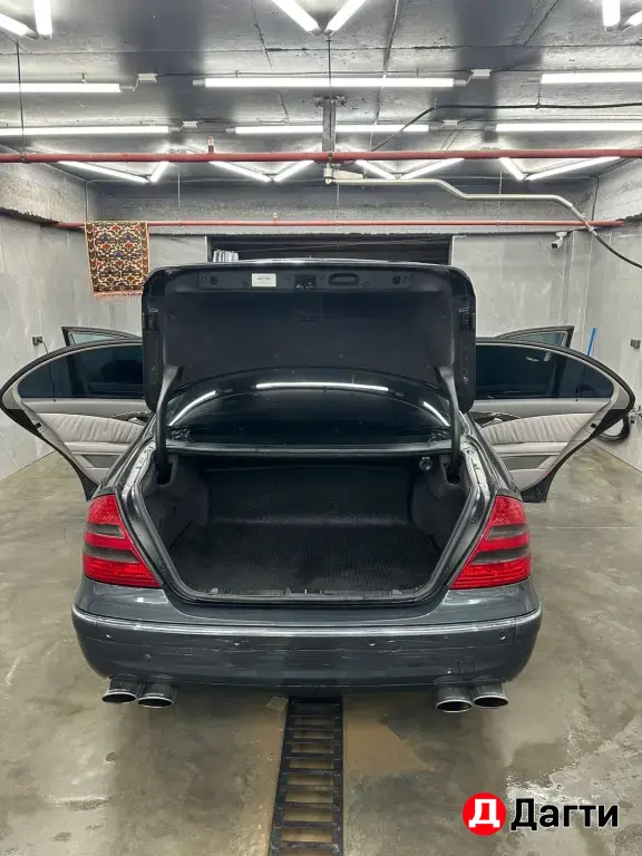 Mercedes-Benz E-Класс, 2002 года