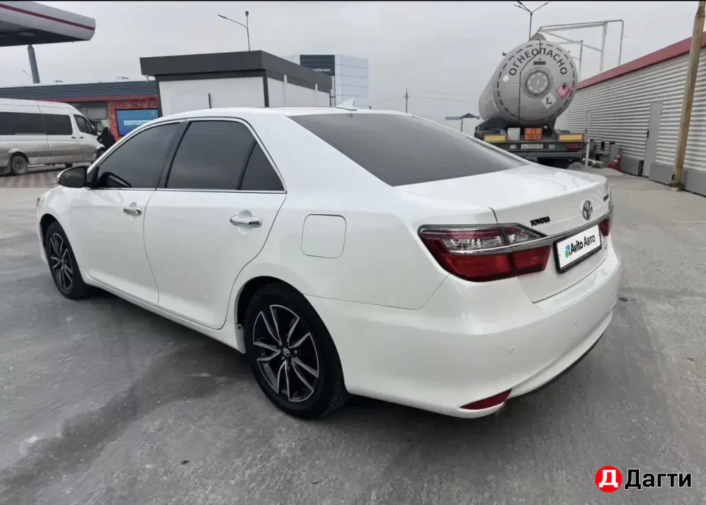 Toyota Camry, 2015 года