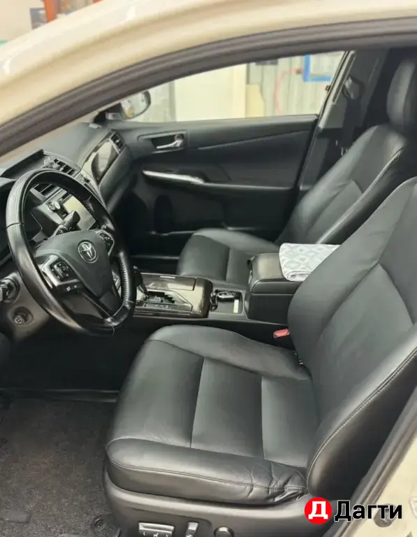 Toyota Camry, 2015 года