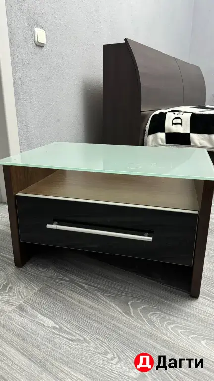 Двуспальная кровать