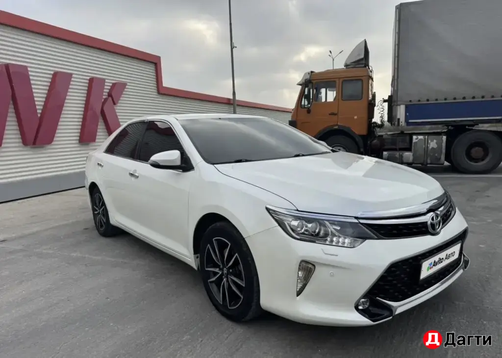 Toyota Camry, 2015 года