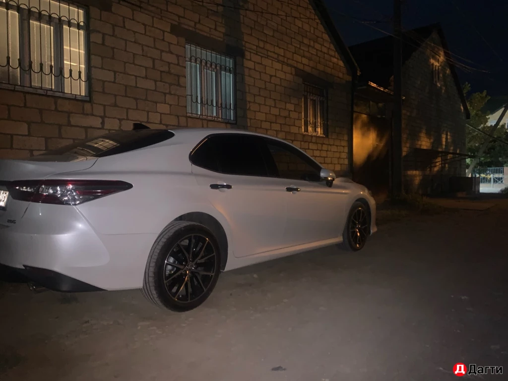 Toyota Camry, 2022 года
