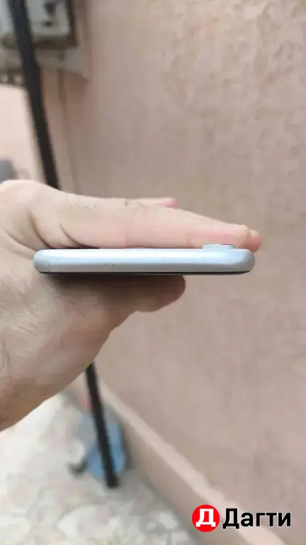 iPhone XR на 64 Гб
