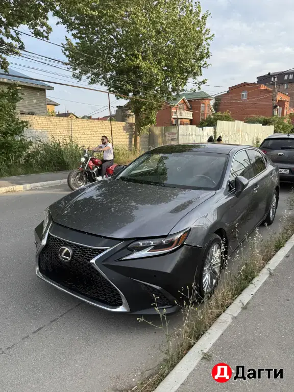 бампер на Lexus es 2012-2016 под рестайлинг